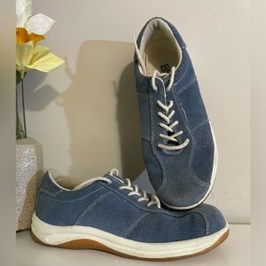 Lands’ End Women’s 7 Suede Lace Up Blue Sneaker Shoe Leather